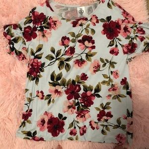 Agnes & Dora frill sleeve